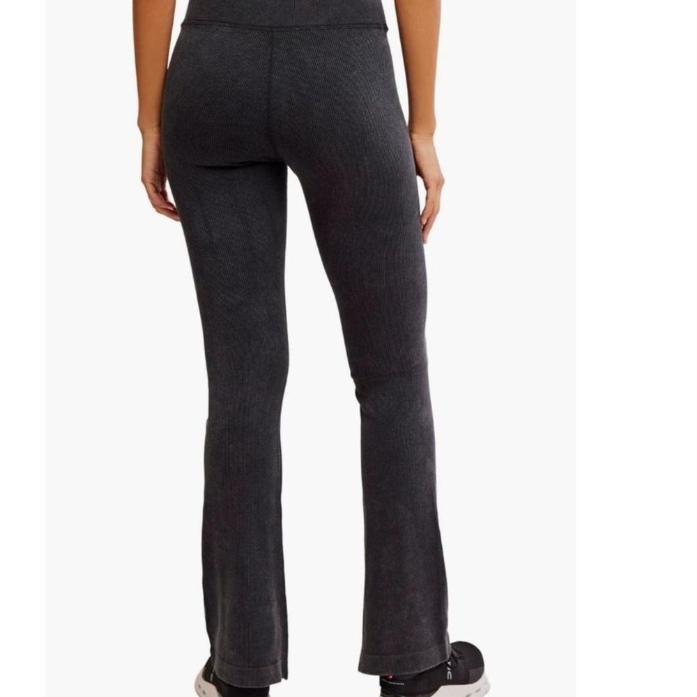 Free People Movement Ribbed Flare Leggings Washed Black XS/S New With Tags - Picture 2 of 8